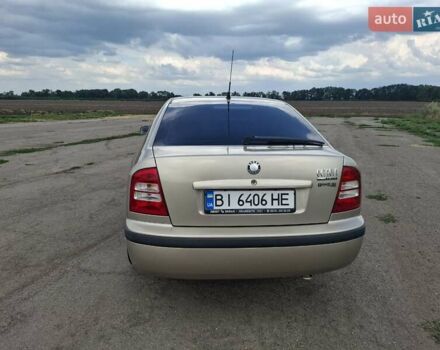 Желтый Шкода Октавия, объемом двигателя 1.6 л и пробегом 215 тыс. км за 4300 $, фото 7 на Automoto.ua