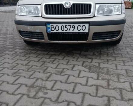 Желтый Шкода Октавия, объемом двигателя 1.6 л и пробегом 210 тыс. км за 4800 $, фото 7 на Automoto.ua