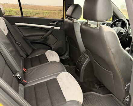 Желтый Шкода Октавия, объемом двигателя 1.97 л и пробегом 331 тыс. км за 6000 $, фото 10 на Automoto.ua