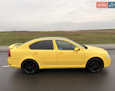 Желтый Шкода Октавия, объемом двигателя 1.97 л и пробегом 331 тыс. км за 6000 $, фото 5 на Automoto.ua