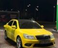Желтый Шкода Октавия, объемом двигателя 2 л и пробегом 196 тыс. км за 11500 $, фото 1 на Automoto.ua
