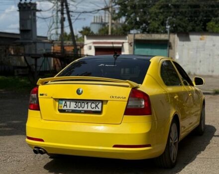 Желтый Шкода Октавия, объемом двигателя 2 л и пробегом 196 тыс. км за 11500 $, фото 2 на Automoto.ua