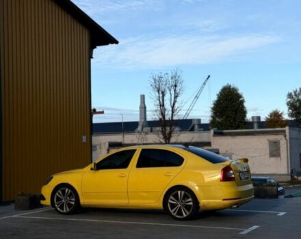 Желтый Шкода Октавия, объемом двигателя 2 л и пробегом 196 тыс. км за 11500 $, фото 1 на Automoto.ua