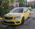 Желтый Шкода Октавия, объемом двигателя 1.98 л и пробегом 196 тыс. км за 10500 $, фото 1 на Automoto.ua