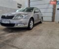 Желтый Шкода Октавия, объемом двигателя 1.2 л и пробегом 243 тыс. км за 8000 $, фото 13 на Automoto.ua