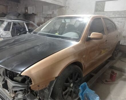Желтый Шкода Октавия, объемом двигателя 1.8 л и пробегом 280 тыс. км за 2500 $, фото 1 на Automoto.ua