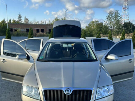 Шкода Октавія 2004 у Новодністровськ на Automoto.ua Жовтий Шкода Октавія, об'ємом двигуна 1.6 л та пробігом 205 тис. км за 6200 $, фото 1 на Automoto.ua