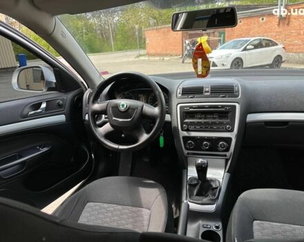 Сірий Шкода Октавія, об'ємом двигуна 0 л та пробігом 205 тис. км за 8000 $, фото 15 на Automoto.ua