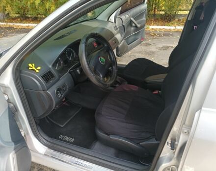 Сірий Шкода Октавія, об'ємом двигуна 1.6 л та пробігом 266 тис. км за 3750 $, фото 17 на Automoto.ua