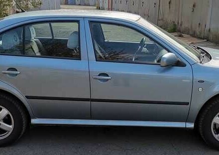 Сірий Шкода Октавія, об'ємом двигуна 1.8 л та пробігом 195 тис. км за 4700 $, фото 3 на Automoto.ua