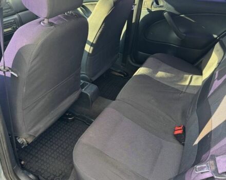 Серый Шкода Октавия, объемом двигателя 1.6 л и пробегом 290 тыс. км за 3900 $, фото 4 на Automoto.ua