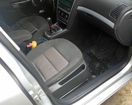 Шкода Октавия 2010 в Мукачеве на Automoto.ua Серый Шкода Октавия, объемом двигателя 0 л и пробегом 230 тыс. км за 6200 $, фото 6 на Automoto.ua