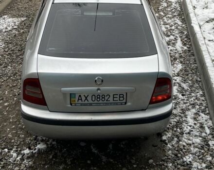 Серый Шкода Октавия, объемом двигателя 1.6 л и пробегом 332 тыс. км за 4200 $, фото 1 на Automoto.ua