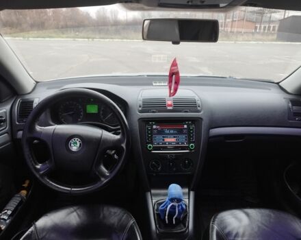 Серый Шкода Октавия, объемом двигателя 1.6 л и пробегом 250 тыс. км за 4600 $, фото 6 на Automoto.ua