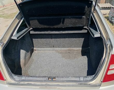 Серый Шкода Октавия, объемом двигателя 1.6 л и пробегом 4 тыс. км за 4250 $, фото 6 на Automoto.ua