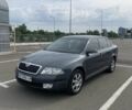Серый Шкода Октавия, объемом двигателя 2 л и пробегом 300 тыс. км за 5700 $, фото 1 на Automoto.ua