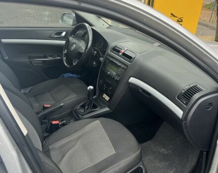 Серый Шкода Октавия, объемом двигателя 1.6 л и пробегом 270 тыс. км за 4500 $, фото 10 на Automoto.ua