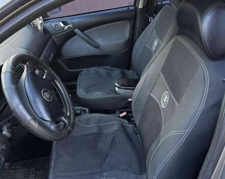 Серый Шкода Октавия, объемом двигателя 1.6 л и пробегом 375 тыс. км за 5200 $, фото 3 на Automoto.ua