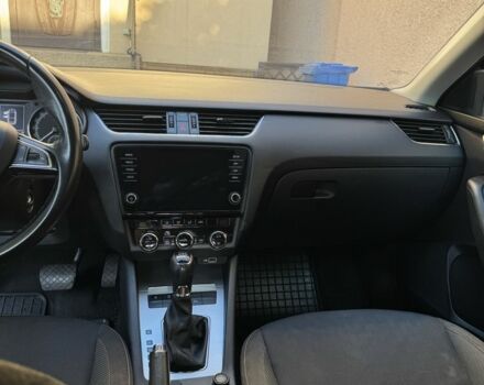 Серый Шкода Октавия, объемом двигателя 1.6 л и пробегом 249 тыс. км за 14000 $, фото 5 на Automoto.ua