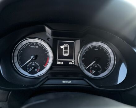 Серый Шкода Октавия, объемом двигателя 1.6 л и пробегом 235 тыс. км за 14700 $, фото 4 на Automoto.ua