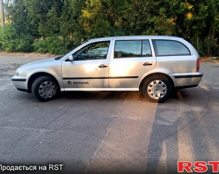 Серый Шкода Октавия, объемом двигателя 1.6 л и пробегом 288 тыс. км за 3900 $, фото 1 на Automoto.ua