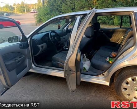 Серый Шкода Октавия, объемом двигателя 1.6 л и пробегом 288 тыс. км за 3900 $, фото 5 на Automoto.ua