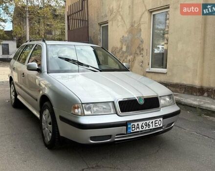 Серый Шкода Октавия, объемом двигателя 1.6 л и пробегом 280 тыс. км за 3750 $, фото 4 на Automoto.ua