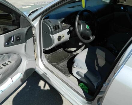 Серый Шкода Октавия, объемом двигателя 1.6 л и пробегом 260 тыс. км за 4200 $, фото 4 на Automoto.ua