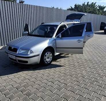 Серый Шкода Октавия, объемом двигателя 1.8 л и пробегом 260 тыс. км за 4500 $, фото 2 на Automoto.ua