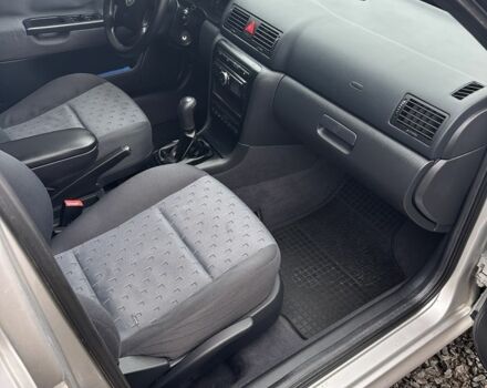 Серый Шкода Октавия, объемом двигателя 1.6 л и пробегом 230 тыс. км за 4300 $, фото 6 на Automoto.ua