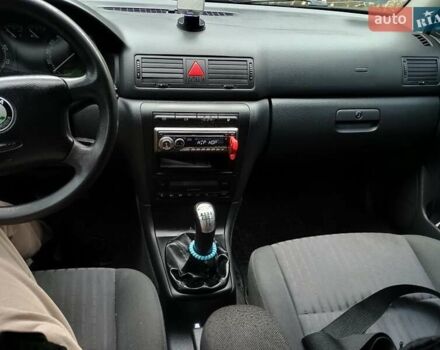 Серый Шкода Октавия, объемом двигателя 1.8 л и пробегом 258 тыс. км за 4300 $, фото 4 на Automoto.ua