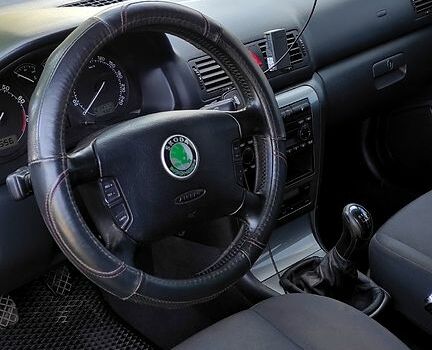 Серый Шкода Октавия, объемом двигателя 1.6 л и пробегом 274 тыс. км за 5350 $, фото 6 на Automoto.ua