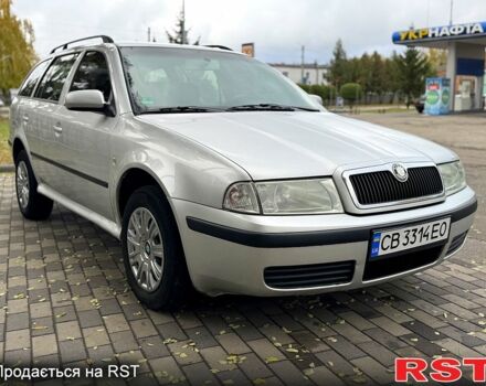 Серый Шкода Октавия, объемом двигателя 2 л и пробегом 265 тыс. км за 3900 $, фото 1 на Automoto.ua