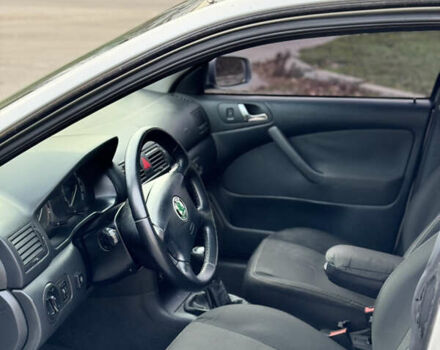 Серый Шкода Октавия, объемом двигателя 2 л и пробегом 300 тыс. км за 3999 $, фото 12 на Automoto.ua