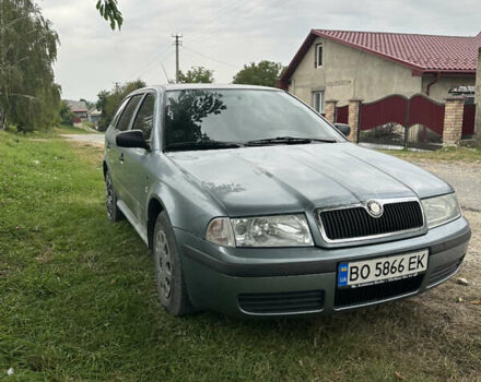 Серый Шкода Октавия, объемом двигателя 1.6 л и пробегом 303 тыс. км за 3800 $, фото 2 на Automoto.ua
