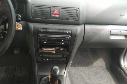 Серый Шкода Октавия, объемом двигателя 1.6 л и пробегом 194 тыс. км за 4000 $, фото 6 на Automoto.ua