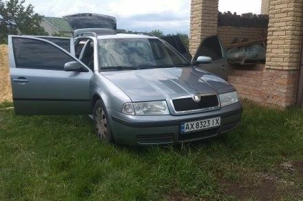 Серый Шкода Октавия, объемом двигателя 1.6 л и пробегом 194 тыс. км за 4000 $, фото 2 на Automoto.ua