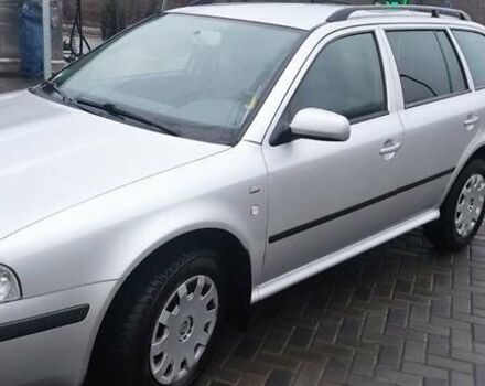 Серый Шкода Октавия, объемом двигателя 1.6 л и пробегом 220 тыс. км за 4350 $, фото 1 на Automoto.ua