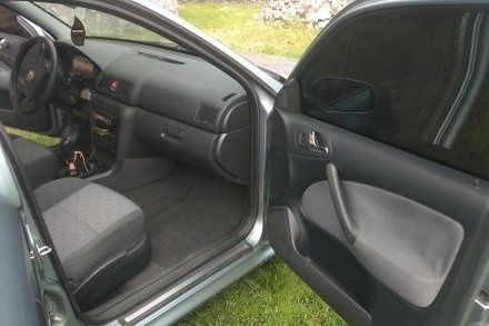 Серый Шкода Октавия, объемом двигателя 1.6 л и пробегом 194 тыс. км за 4000 $, фото 3 на Automoto.ua