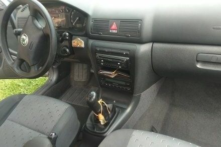 Серый Шкода Октавия, объемом двигателя 1.6 л и пробегом 194 тыс. км за 4000 $, фото 5 на Automoto.ua