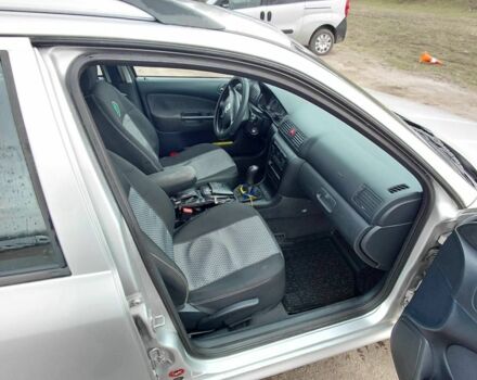 Сірий Шкода Октавія, об'ємом двигуна 2 л та пробігом 310 тис. км за 6200 $, фото 4 на Automoto.ua