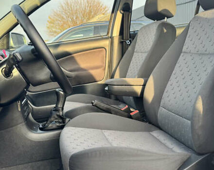 Серый Шкода Октавия, объемом двигателя 1.6 л и пробегом 245 тыс. км за 5600 $, фото 11 на Automoto.ua