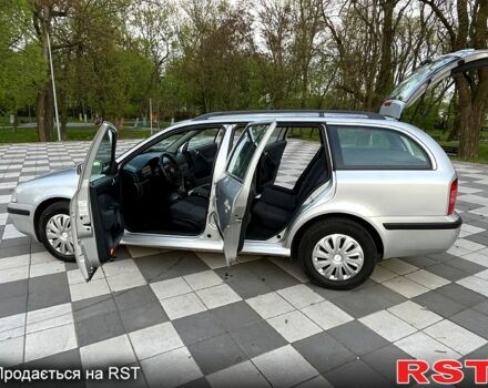 Серый Шкода Октавия, объемом двигателя 1.6 л и пробегом 185 тыс. км за 4700 $, фото 3 на Automoto.ua