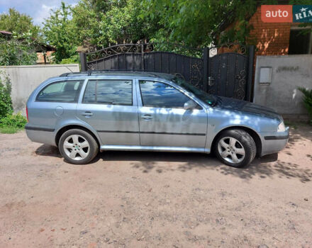 Серый Шкода Октавия, объемом двигателя 1.6 л и пробегом 228 тыс. км за 5350 $, фото 1 на Automoto.ua