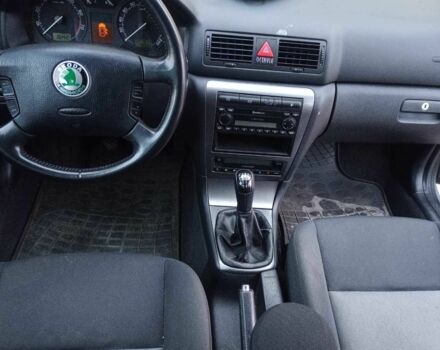 Сірий Шкода Октавія, об'ємом двигуна 2 л та пробігом 280 тис. км за 4100 $, фото 5 на Automoto.ua
