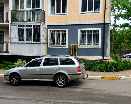 Серый Шкода Октавия, объемом двигателя 1.6 л и пробегом 424 тыс. км за 4300 $, фото 2 на Automoto.ua