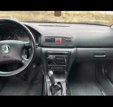 Серый Шкода Октавия, объемом двигателя 1.97 л и пробегом 386 тыс. км за 4800 $, фото 5 на Automoto.ua