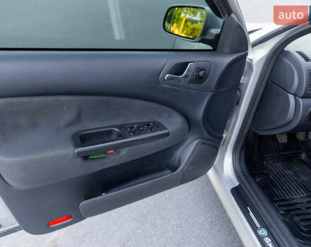 Серый Шкода Октавия, объемом двигателя 1.6 л и пробегом 219 тыс. км за 5500 $, фото 11 на Automoto.ua