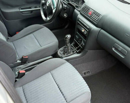 Серый Шкода Октавия, объемом двигателя 1.6 л и пробегом 215 тыс. км за 4750 $, фото 5 на Automoto.ua