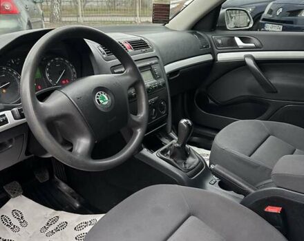 Серый Шкода Октавия, объемом двигателя 1.6 л и пробегом 214 тыс. км за 5000 $, фото 6 на Automoto.ua